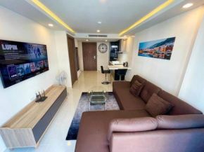 Large Luxury, Pool View, Grand Avenue, Pattaya A517